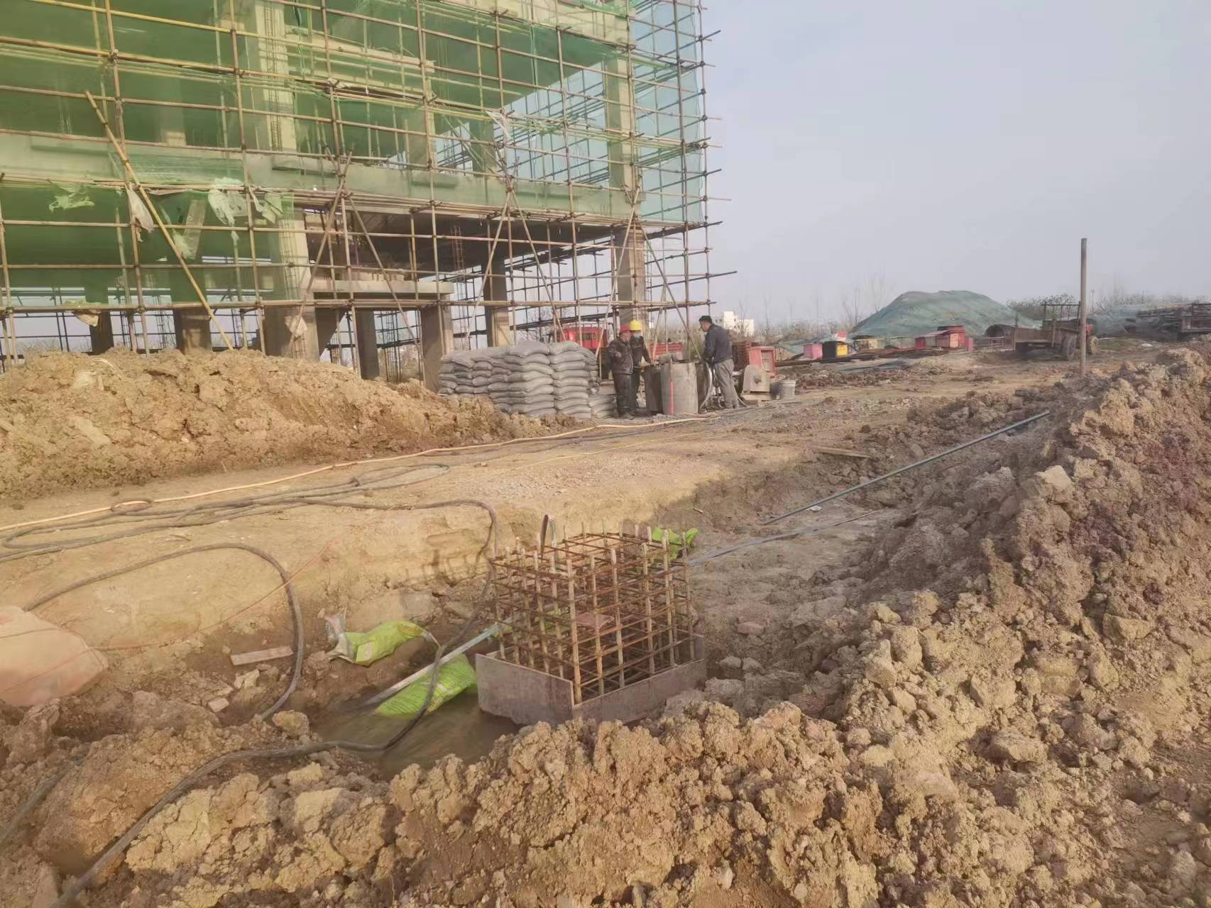 东辽当桥梁出现裂缝的时候应该及时加固修补